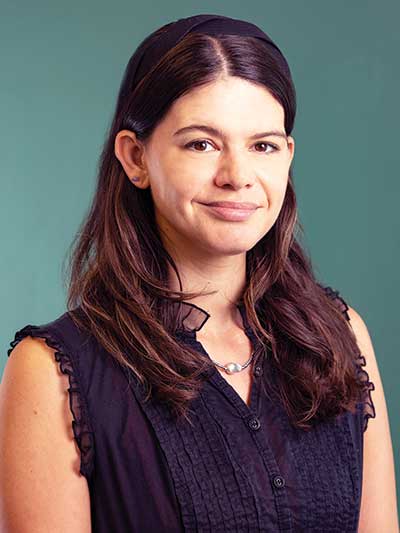 Taryn Devereux headshot