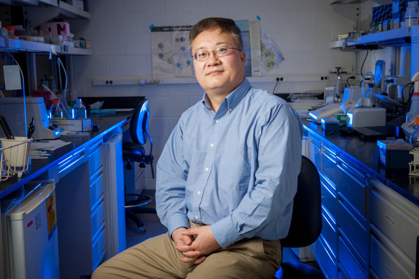 Dr. Zhu in his lab