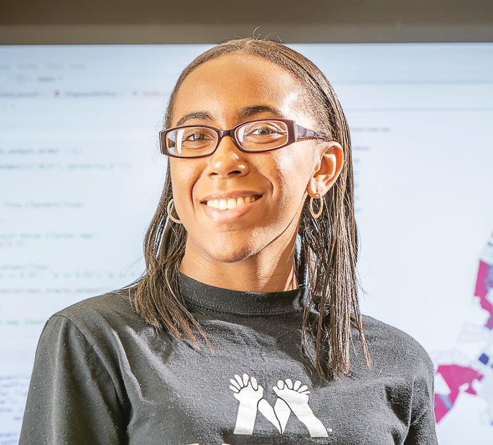 Headshot of JANNA CHAPMAN